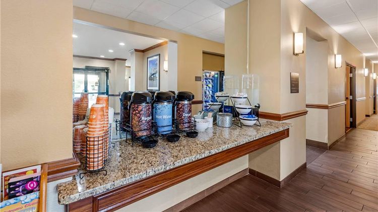 Comfort Inn & Suites Lobby