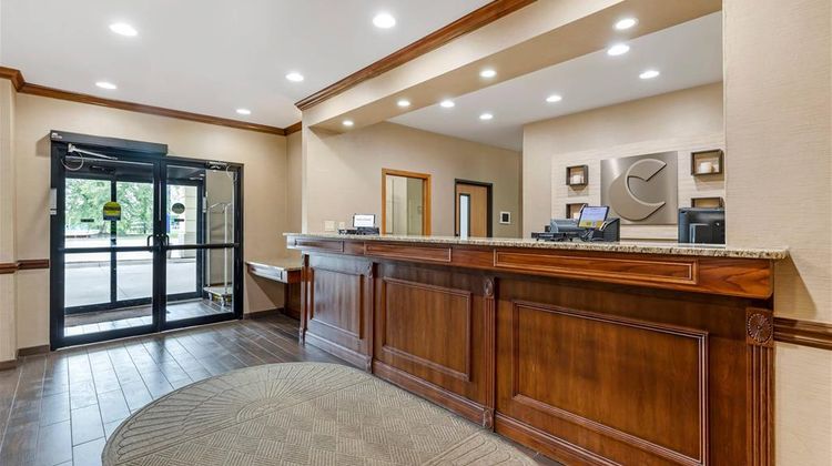 Comfort Inn & Suites Lobby