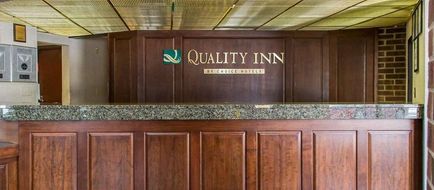 Quality Inn Schaumburg Lobby