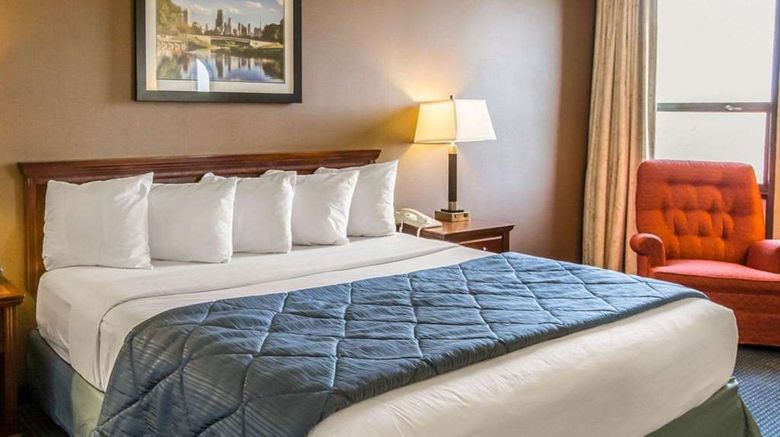 <b>Quality Inn Schaumburg Room</b>. Images powered by <a href="https://iceportal.shijigroup.com/" title="IcePortal" target="_blank">IcePortal</a>.