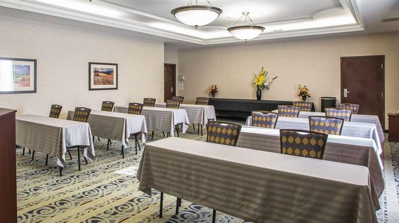 <b>Quality Inn Schaumburg Meeting</b>. Images powered by <a href="https://iceportal.shijigroup.com/" title="IcePortal" target="_blank">IcePortal</a>.