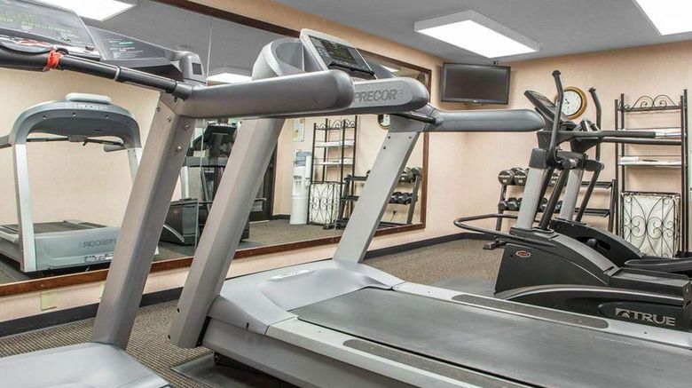 <b>Quality Inn Schaumburg Health</b>. Images powered by <a href="https://iceportal.shijigroup.com/" title="IcePortal" target="_blank">IcePortal</a>.
