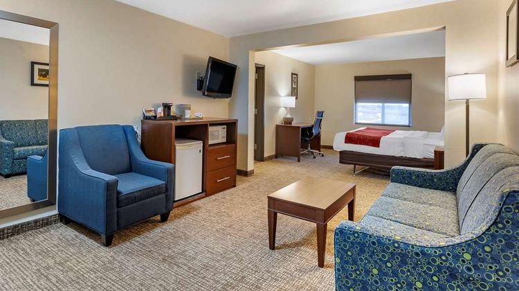 Comfort Inn and Suites Greenville I-70 Suite