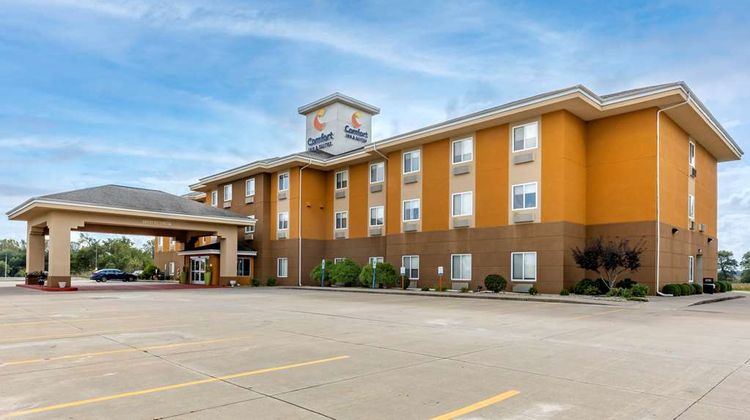 Comfort Inn and Suites Greenville I-70 Exterior