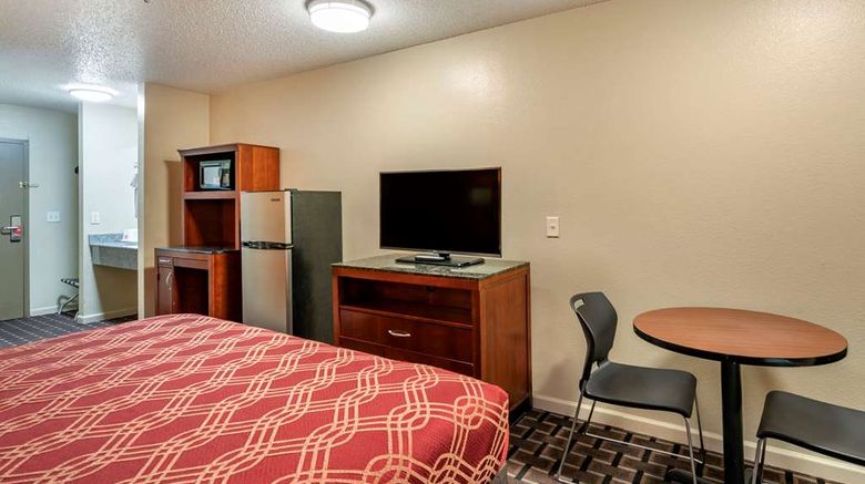 <b>Econo Lodge Inn and Suites Room</b>. Images powered by <a href="https://iceportal.shijigroup.com/" title="IcePortal" target="_blank">IcePortal</a>.