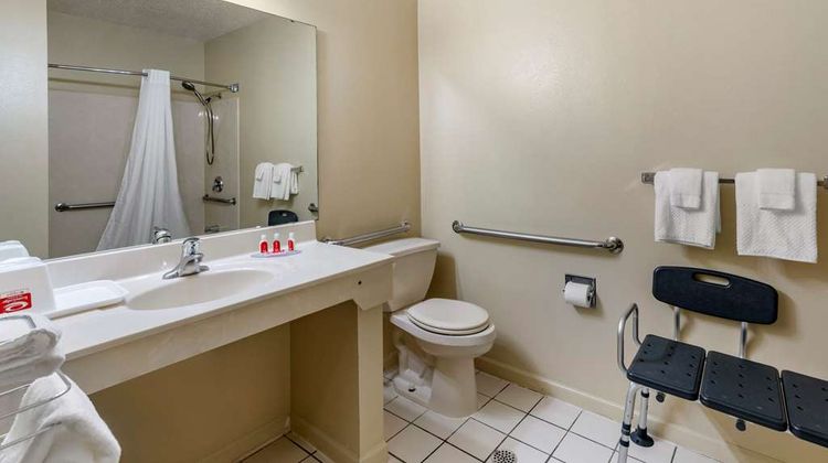 Econo Lodge Inn and Suites Room