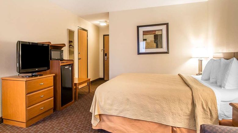 <b>Quality Inn Suite</b>. Images powered by <a href="https://iceportal.shijigroup.com/" title="IcePortal" target="_blank">IcePortal</a>.