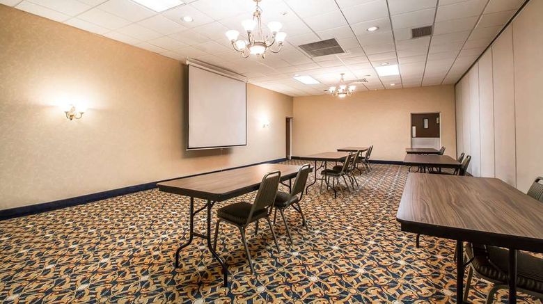 <b>Quality Inn Meeting</b>. Images powered by <a href="https://iceportal.shijigroup.com/" title="IcePortal" target="_blank">IcePortal</a>.