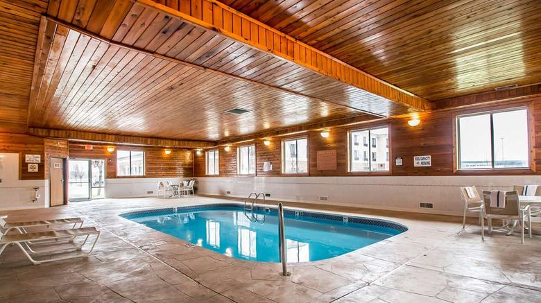 <b>Quality Inn Pool</b>. Images powered by <a href="https://iceportal.shijigroup.com/" title="IcePortal" target="_blank">IcePortal</a>.