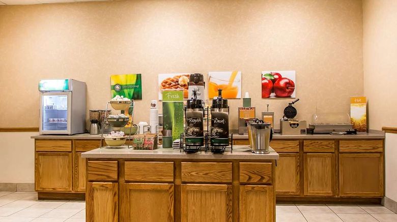 <b>Quality Inn Restaurant</b>. Images powered by <a href="https://iceportal.shijigroup.com/" title="IcePortal" target="_blank">IcePortal</a>.
