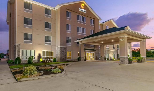 Comfort Inn and Suites Marion I-57 Exterior