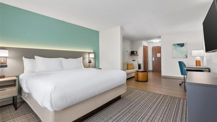 Comfort Inn and Suites Marion I-57 Suite