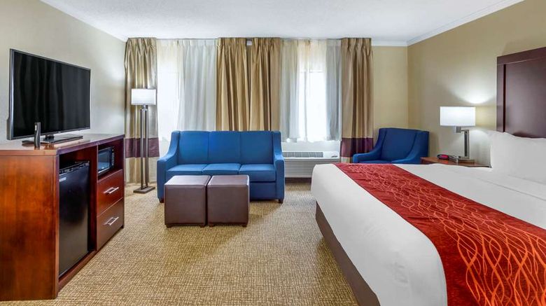 <b>Comfort Inn Hoffman Estates/Schaumburg Suite</b>. Images powered by <a href="https://iceportal.shijigroup.com/" title="IcePortal" target="_blank">IcePortal</a>.