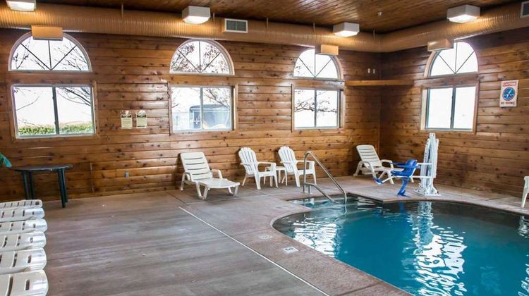 Quality Inn Pool