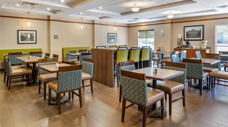 <b>Comfort Suites Urbana/Champaign Restaurant</b>. Images powered by <a href="https://iceportal.shijigroup.com/" title="IcePortal" target="_blank">IcePortal</a>.
