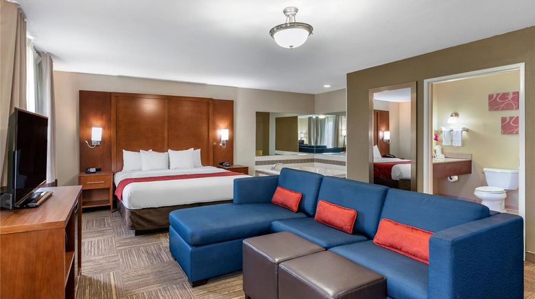<b>Comfort Suites Urbana/Champaign Suite</b>. Images powered by <a href="https://iceportal.shijigroup.com/" title="IcePortal" target="_blank">IcePortal</a>.