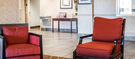 Quality Inn & Suites Cahokia Lobby