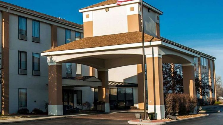 Quality Inn & Suites Cahokia Exterior