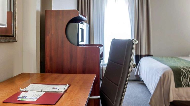 Quality Inn & Suites Cahokia Room