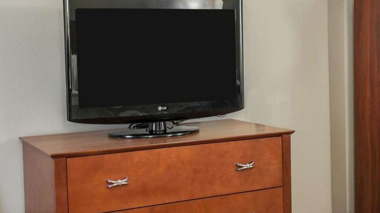 Quality Inn & Suites Cahokia Room