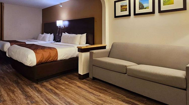 Quality Inn & Suites Cahokia Room
