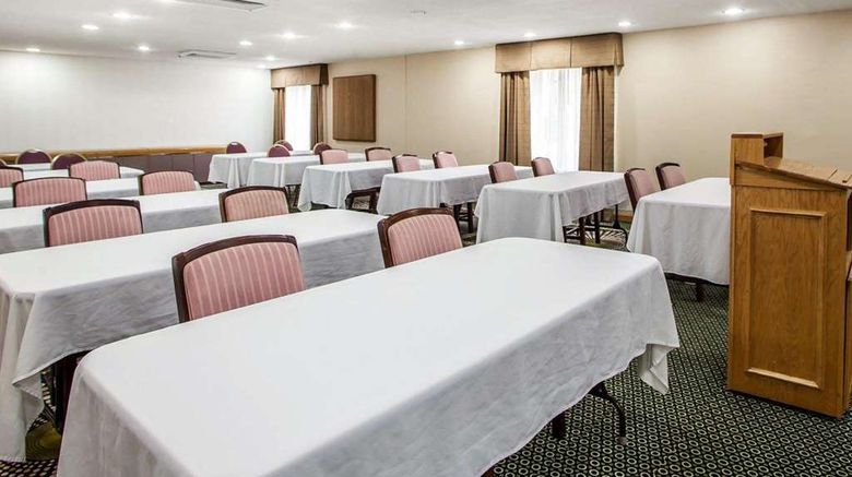 <b>Comfort Inn Meeting</b>. Images powered by <a href="https://iceportal.shijigroup.com/" title="IcePortal" target="_blank">IcePortal</a>.