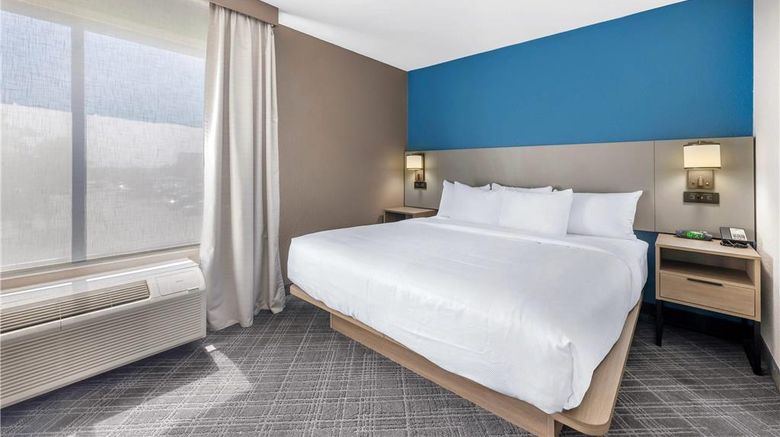 <b>Comfort Inn Suite</b>. Images powered by <a href="https://iceportal.shijigroup.com/" title="IcePortal" target="_blank">IcePortal</a>.