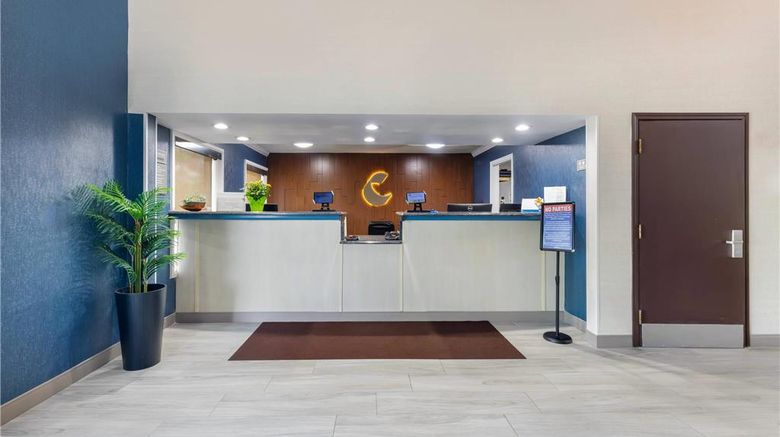 <b>Comfort Inn Lobby</b>. Images powered by <a href="https://iceportal.shijigroup.com/" title="IcePortal" target="_blank">IcePortal</a>.