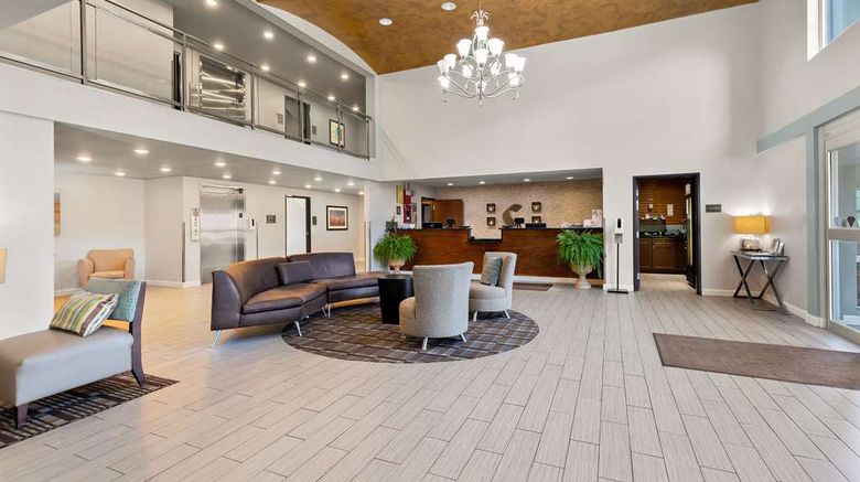 <b>Comfort Inn & Suites Springfield Lobby</b>. Images powered by <a href="https://iceportal.shijigroup.com/" title="IcePortal" target="_blank">IcePortal</a>.