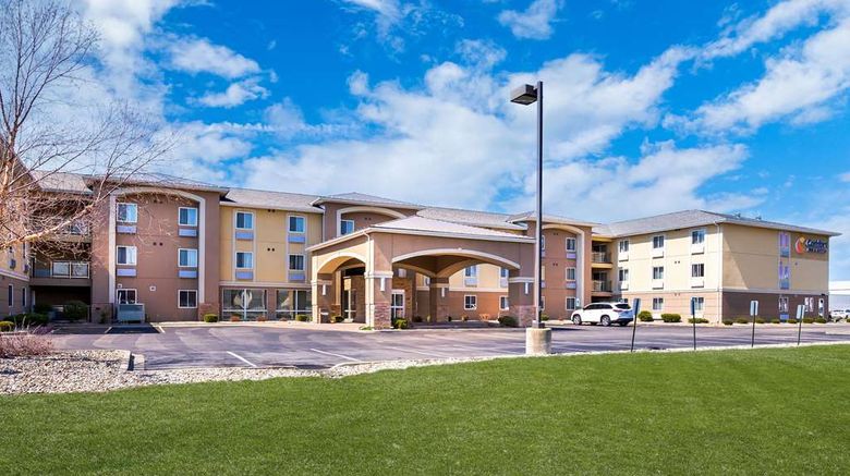 <b>Comfort Inn & Suites Springfield Exterior</b>. Images powered by <a href="https://iceportal.shijigroup.com/" title="IcePortal" target="_blank">IcePortal</a>.