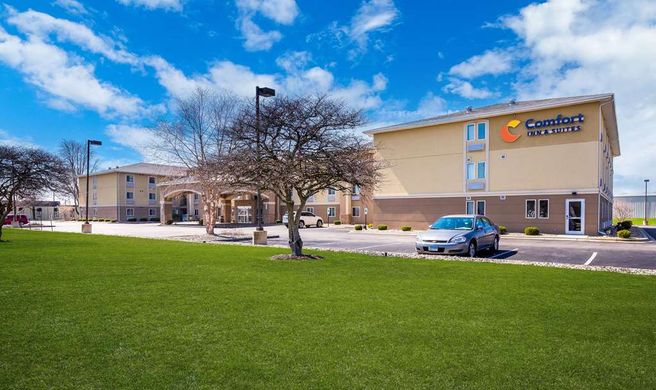 Comfort Inn & Suites Springfield Exterior