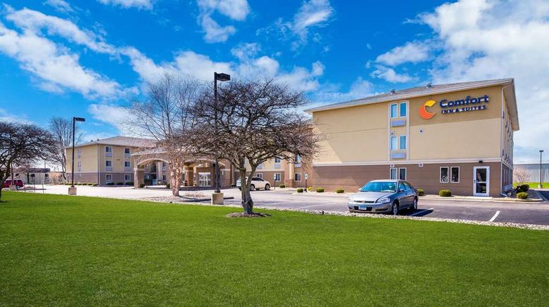 Comfort Inn  and  Suites Springfield Exterior. Images powered by <a href="https://iceportal.shijigroup.com" target="_blank" rel="noopener">Ice Portal</a>.