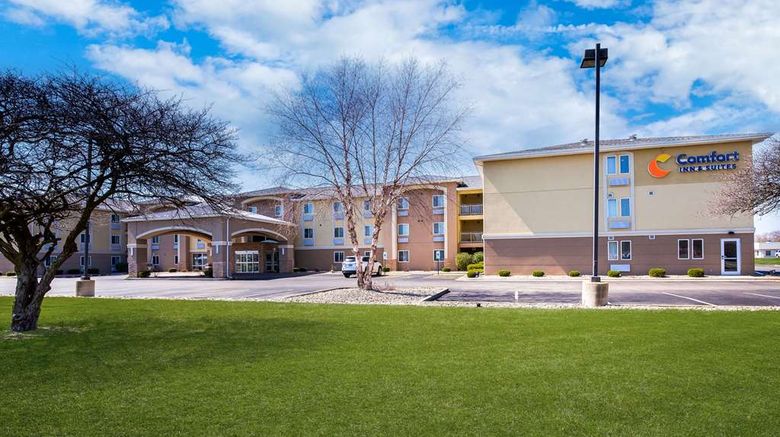 <b>Comfort Inn & Suites Springfield Exterior</b>. Images powered by <a href="https://iceportal.shijigroup.com/" title="IcePortal" target="_blank">IcePortal</a>.