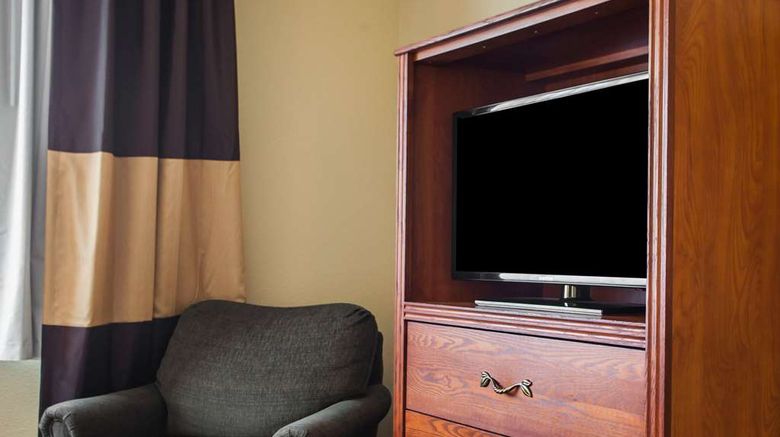 <b>Quality Inn Bolingbrook Suite</b>. Images powered by <a href="https://iceportal.shijigroup.com/" title="IcePortal" target="_blank">IcePortal</a>.