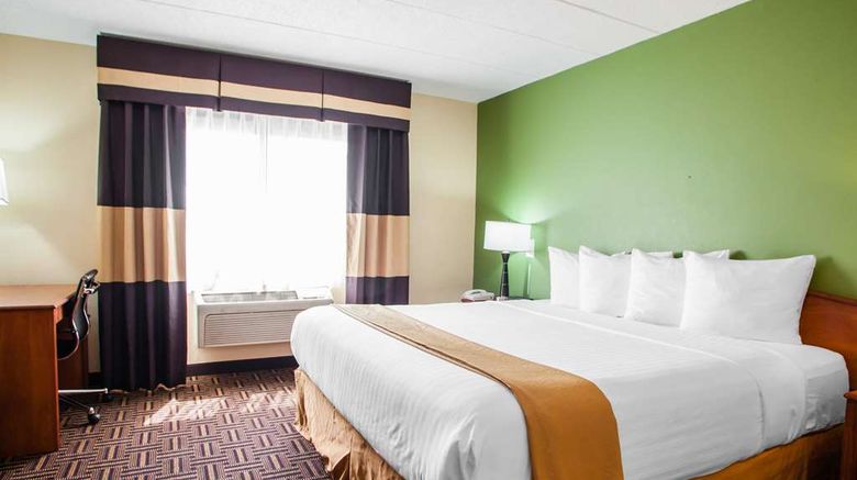 <b>Quality Inn Bolingbrook Room</b>. Images powered by <a href="https://iceportal.shijigroup.com/" title="IcePortal" target="_blank">IcePortal</a>.