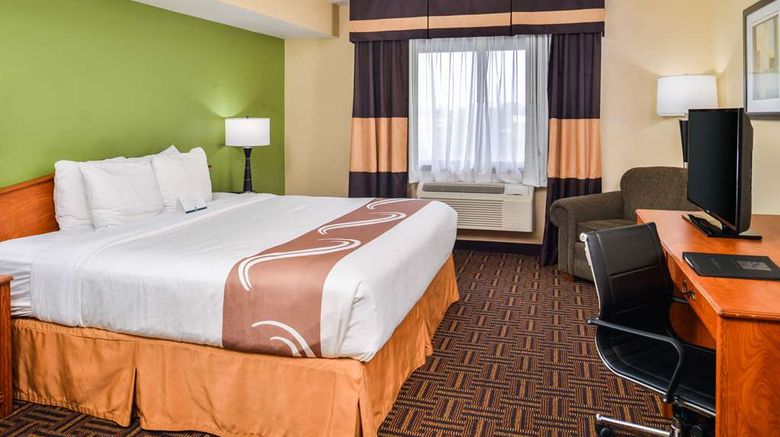 <b>Quality Inn Bolingbrook Room</b>. Images powered by <a href="https://iceportal.shijigroup.com/" title="IcePortal" target="_blank">IcePortal</a>.