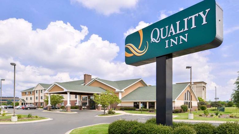 <b>Quality Inn Bolingbrook Exterior</b>. Images powered by <a href="https://iceportal.shijigroup.com/" title="IcePortal" target="_blank">IcePortal</a>.