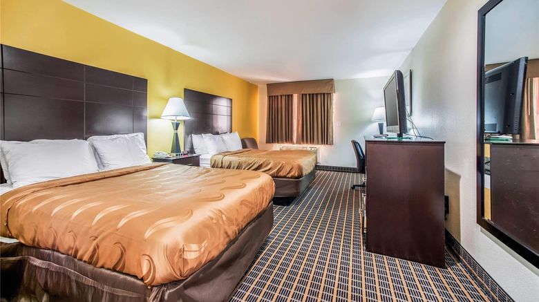 <b>Quality Inn Carbondale Room</b>. Images powered by <a href="https://iceportal.shijigroup.com/" title="IcePortal" target="_blank">IcePortal</a>.