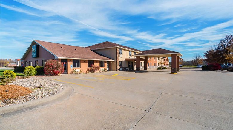 <b>Quality Inn Carbondale Exterior</b>. Images powered by <a href="https://iceportal.shijigroup.com/" title="IcePortal" target="_blank">IcePortal</a>.