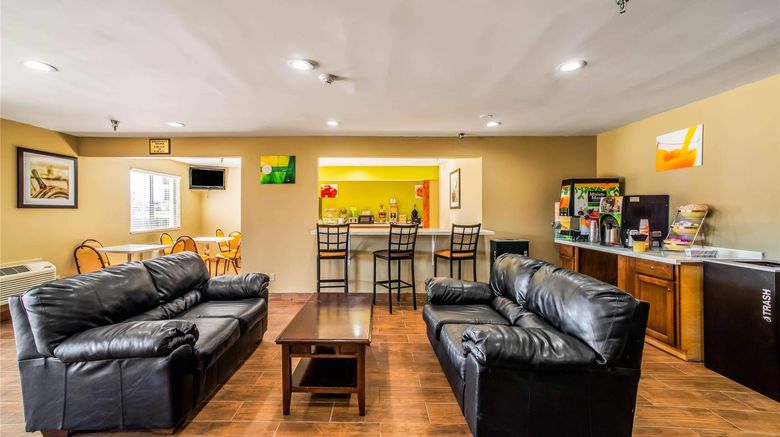 <b>Quality Inn Carbondale Lobby</b>. Images powered by <a href="https://iceportal.shijigroup.com/" title="IcePortal" target="_blank">IcePortal</a>.