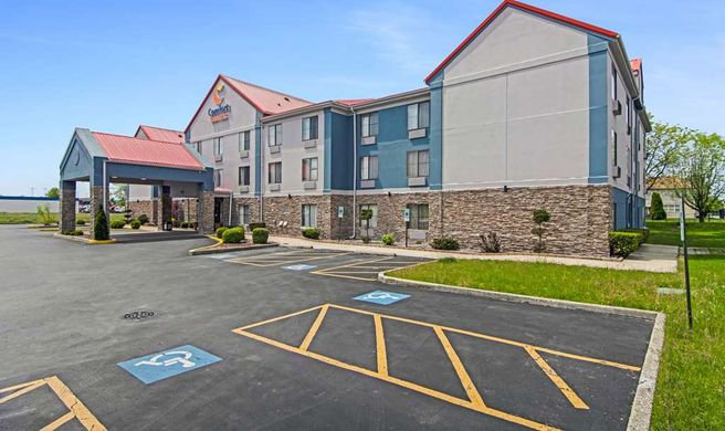 Comfort Suites Exterior