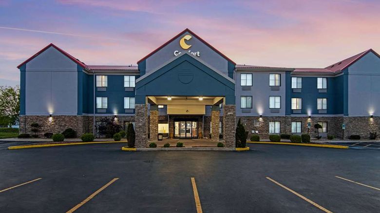 <b>Comfort Suites Exterior</b>. Images powered by <a href="https://iceportal.shijigroup.com/" title="IcePortal" target="_blank">IcePortal</a>.