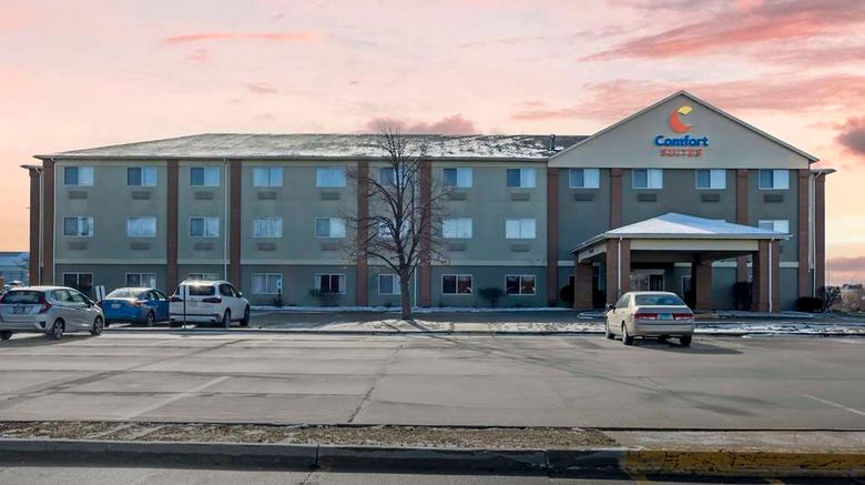 <b>Comfort Suites, Normal Exterior</b>. Images powered by <a href="https://iceportal.shijigroup.com/" title="IcePortal" target="_blank">IcePortal</a>.