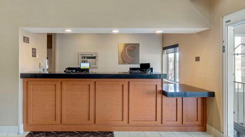 <b>Comfort Suites, Normal Lobby</b>. Images powered by <a href="https://iceportal.shijigroup.com/" title="IcePortal" target="_blank">IcePortal</a>.