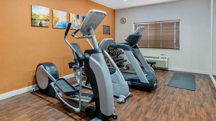 Comfort Suites, Normal Health