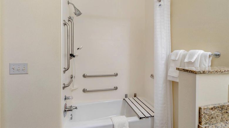 <b>Comfort Suites, Normal Room</b>. Images powered by <a href="https://iceportal.shijigroup.com/" title="IcePortal" target="_blank">IcePortal</a>.