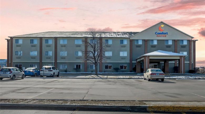 <b>Comfort Suites, Normal Exterior</b>. Images powered by <a href="https://iceportal.shijigroup.com/" title="IcePortal" target="_blank">IcePortal</a>.