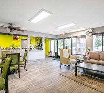 Quality Inn & Suites Metropolis Lobby