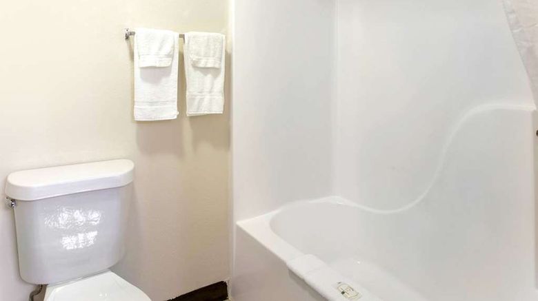 <b>Quality Inn & Suites Metropolis Suite</b>. Images powered by <a href="https://iceportal.shijigroup.com/" title="IcePortal" target="_blank">IcePortal</a>.
