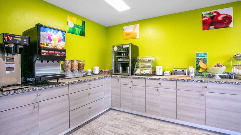 <b>Quality Inn & Suites Metropolis Restaurant</b>. Images powered by <a href="https://iceportal.shijigroup.com/" title="IcePortal" target="_blank">IcePortal</a>.